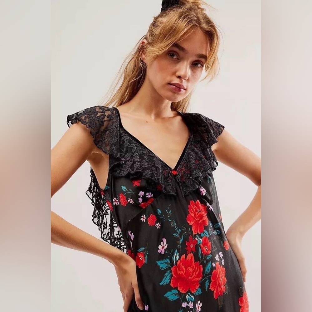Free People Warm Hearts Midi Dress Black & Red Floral Satin Small NWOT - Picture 4 of 9